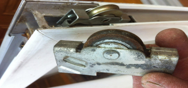 screen door roller repair in Parlier